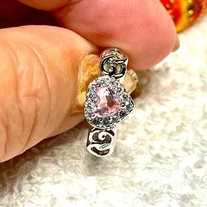 Size 7 Sterling and pink heart 🩷 rhinestone ring NWOT-cute